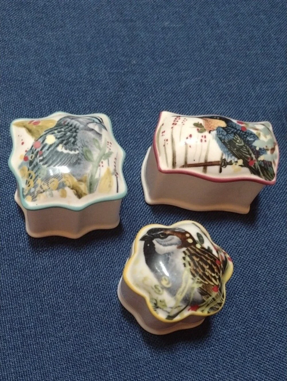 Set of 3 Decorative Porcelain Trinket Boxes with Bird Motifs - Multicolor